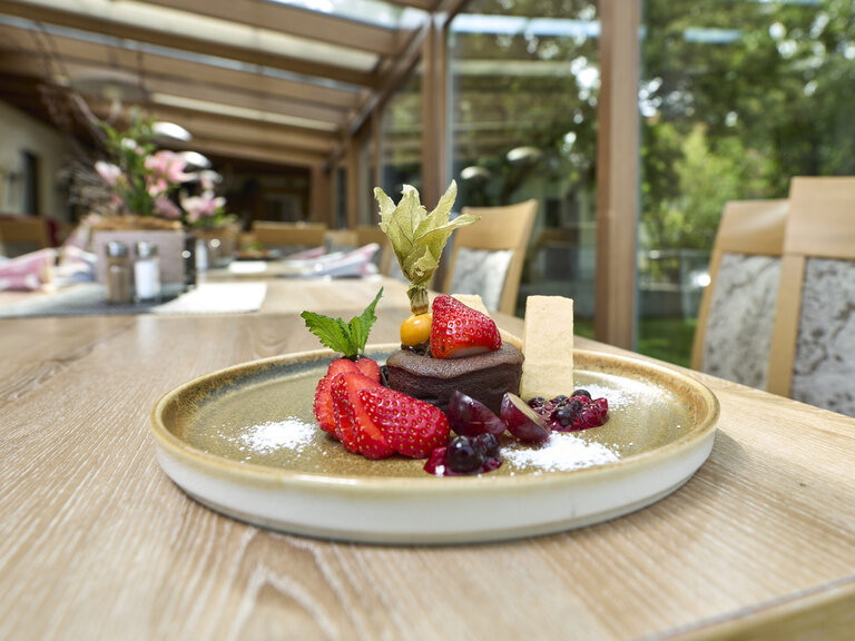 Feines Schoko-Erdbeer-Dessert im Restaurant des Hotel Seerose